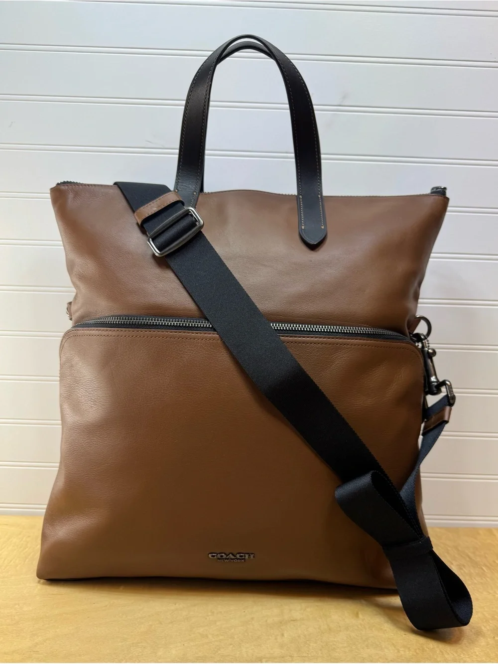Coach Graham Brown Leather Laptop Messenger Bag Tote with Black Handles Strap.